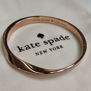 💲⬇️💖Kate Spade Rose Gold Twist Bangle